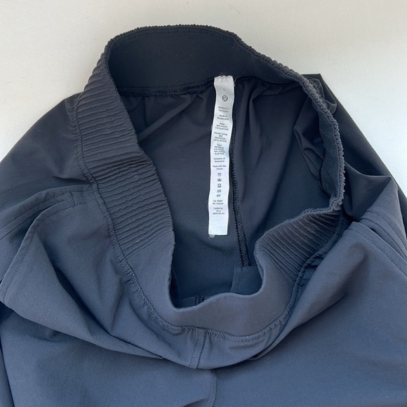 Stretch Woven Wide-Leg High-Rise Pant In Black - Picture 9 of 10